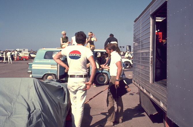 The day starts - Pete Brock and Mac Tilton