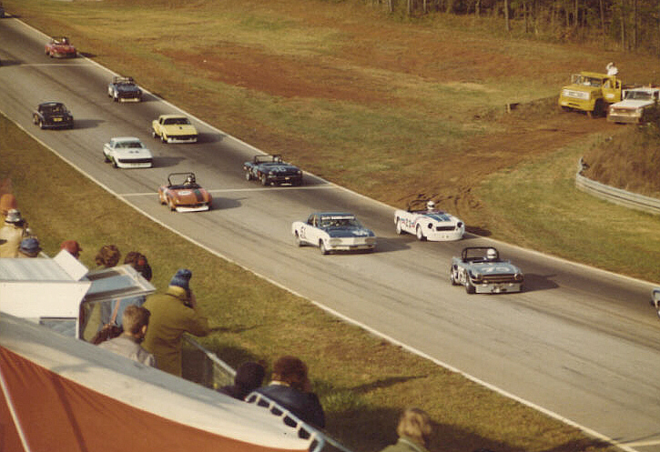 1976 Runoffs - Paul Newman heads Fitzy into turn 1