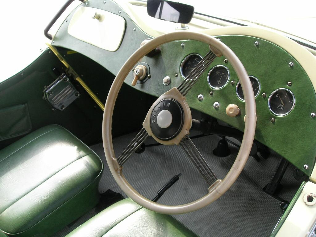 Datsun DC3 - interior